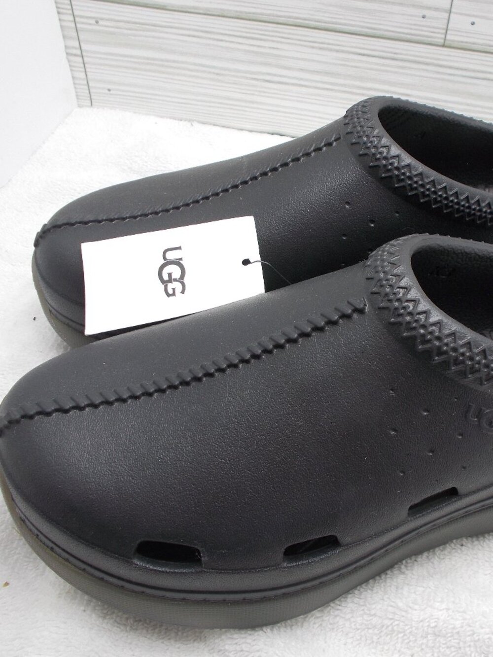 UGG Tasman Sport Slip On Youth Shoes Size 3
